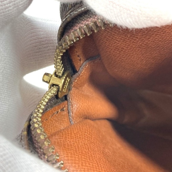 LOUIS VUITTON Brown Monogram Canvas Pouch - Picture 14 of 16